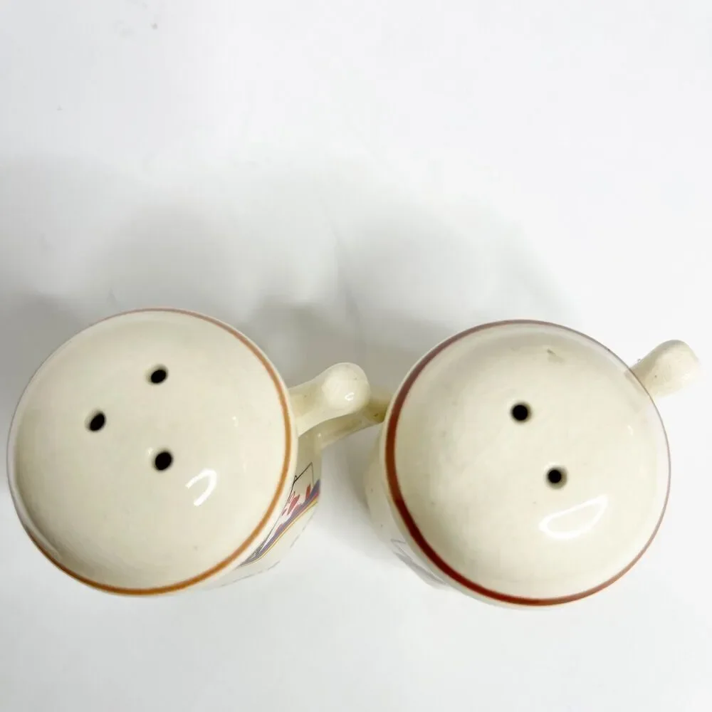 Vintage‎ Atlantic City Salt & Pepper Shakers Poker Cards Casino Kitschy Tourist
